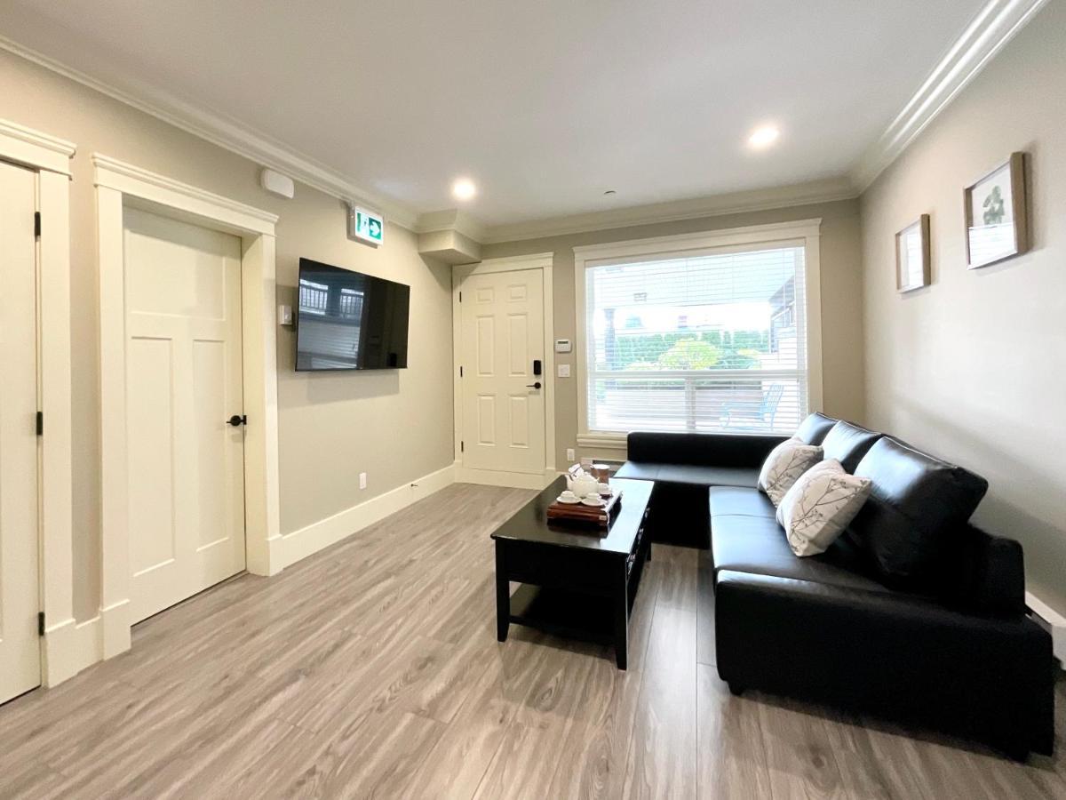 New Two-Bedroom Legal Suite With Parking White Rock Exterior foto
